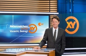 ZDF: "Aktenzeichen XY-Spezial: Vorsicht, Betrug!" / Erste Sondersendung mit Rudi Cerne zum Thema Prävention live im ZDF (FOTO)