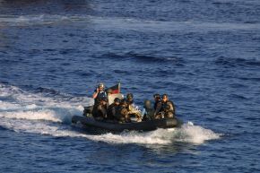 Deutsche Marine - Bilder der Woche: Fotobeispiele von Marinesoldaten im Einsatz unter anderem zum Boarding