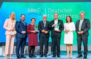 Deutsche Bundesstiftung Umwelt (DBU): "Mit mutigen Entscheidungen heute positive Wechselwirkungen für morgen auslösen"/ Bundespräsident überreichte heute Deutschen Umweltpreis der DBU - Kögel-Knabner und Schneider geehrt