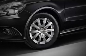 Die neue Mercedes-Benz A-Klasse in der THOMAS SABO Edition / Schmuckdesign trifft auf sportliche Dynamik