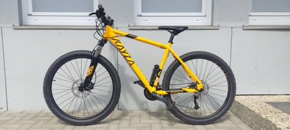 Polizeidirektion Lübeck: POL-HL: HL-Blankensee / Mountainbike im Wald gefunden - Polizei sucht Eigentümer