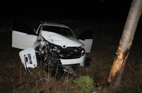Kreispolizeibehörde Siegen-Wittgenstein: POL-SI: Fahrt unter Alkohol endet für 28-jährigen Autofahrer an einem Baum
