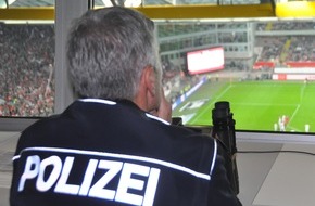Polizeipräsidium Westpfalz: POL-PPWP: Zunächst friedlich verlaufender Polizeieinsatz endet mit Angriffen auf Einsatzkräfte