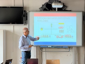 FW Weinheim: F&uuml;hrungsseminar der Weinheimer Feuerwehr - F&uuml;hrung trainieren, Zusammenarbeit st&auml;rken
