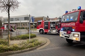 Freiwillige Feuerwehr der Stadt Goch: FF Goch: Schulgebäude nach Kellerbrand nicht nutzbar / Paralleleinsatz auf der Bundesstraße 9