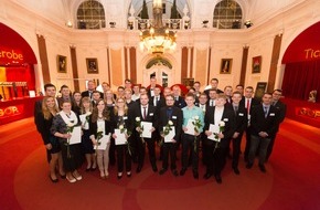 WAGO GmbH & Co.KG: WAGO-Stiftung prämiert die 37 besten Auszubildenden der Region / Förderpreis für Absolventen mit hervorragendem Prüfungsergebnis