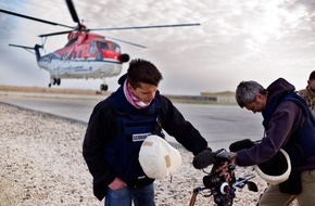 ZDF: Zu Guttenberg kritisiert deutsche Strategie in Afghanistan / Zweiteilige "ZDFzeit"-Dokumentation "Unser Krieg" zieht Bilanz und deckt Geheimnis auf (BILD)