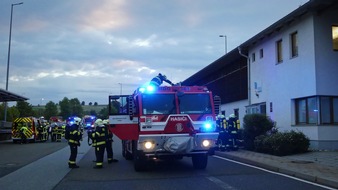 HZA-R: Großangelegte Feuerwehrübung am Zollamt in Furth im Wald