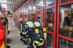 Feuerwehr Konstanz: FW Konstanz: Atemschutzlehrgang bei der Feuerwehr Konstanz