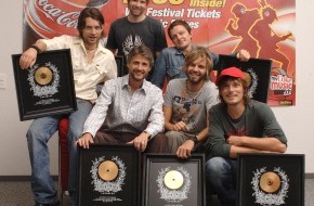 Coca-Cola Schweiz GmbH: Les Lovebugs reçoivent un disque d'or