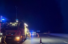 Feuerwehr Remscheid: FW-RS: Pkw-Brand auf der A1 Zwei Insassen bleiben unverletzt
