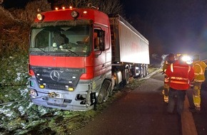 Polizeidirektion Landau: POL-PDLD: A65 / Landau-Nord - LKW durchbricht Leitplanke