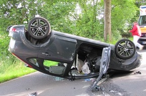 Polizeiinspektion Hameln-Pyrmont/Holzminden: POL-HM: Autofahrerin schwer verletzt