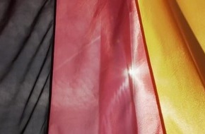MDR-Talk „Fakt ist!“ zum Thema: „Schwarz-Rot-Gold – Wie viel Patriotismus darf´s denn sein?“ MDR-Talk „Fakt ist!“ zum Thema: „Schwarz-Rot-Gold – Wie viel Patriotismus darf´s denn sein?“