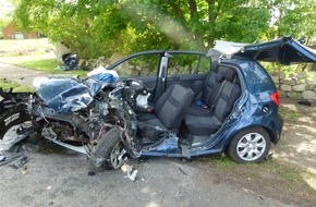 Polizei Minden-Lübbecke: POL-MI: Autofahrer (19) nach Unfall per Rettungshubschrauber ins Klinikum geflogen