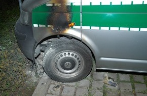 Polizeidirektion Göttingen: POL-GOE: (1077/2007) Unbekannte verüben Brandanschlag auf Funkstreifenwagen - 5.000 Euro Schaden