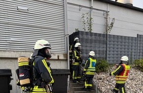 Feuerwehr Hattingen: FW-EN: Co2-Austritt in Discounter - ein Mitarbeiter leicht verletzt