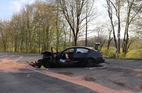Polizei Mettmann: POL-ME: Bei Überführungsfahrt aus ungeklärter Ursache von der Fahrbahn abgekommen - Mettmann - 2304041