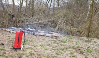 Polizeiinspektion Hameln-Pyrmont/Holzminden: POL-HM: Feuerschein am Waldrand - Brand möglicherweise durch Blitzschlag verursacht