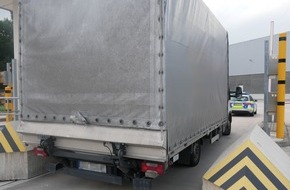 Polizeiinspektion Rotenburg: POL-ROW: ++ Kleinlaster mit Dämmmaterial war überladen ++