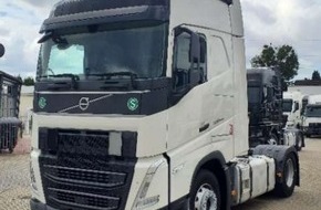 Polizeidirektion Hannover: POL-H: Langenhagen: Zwei Sattelzugmaschinen im Wert von 180.000 Euro entwendet - Wer kann Hinweise geben?