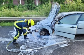 Feuerwehr Neuss: FW-NE: PKW gerät auf der Autobahn in Brand| keine Personen verletzt