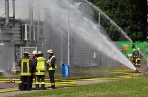 Feuerwehr Düsseldorf: FW-D: Gefahrguteinsatz in der Uni Düsseldorf