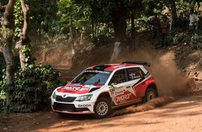 Skoda Auto Deutschland GmbH: SKODA tritt in FIA Asien-Pazifik-Rallye-Meisterschaft an, Gill und Youngster Veiby im MRF SKODA FABIA R5 am Start (FOTO)