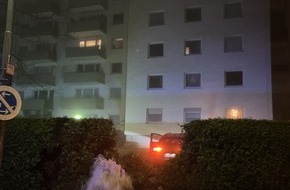 Polizeipräsidium Südosthessen: POL-OF: Berauschter Autofahrer sorgt für rauschende Wassermassen: Hydrant aus dem Boden gerissen