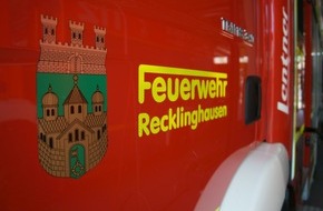 Feuerwehr Recklinghausen: FW-RE: Schwer verletzte Person aus Schacht gerettet