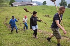Caritas Schweiz / Caritas Suisse: Caritas-Montagnards cherche 800 bénévoles pour les mois d'été / Les paysans de montagne suisses ont besoin de bénévoles