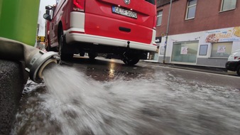 Freiwillige Feuerwehr Celle: FW Celle: Wasserschaden in einem Keller