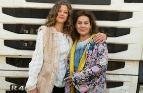 ZDF: Hannelore Elsner und Marie Bäumer "on the road": ZDF dreht tragikomisches Roadmovie "Flucht ins Blaue" für das "Herzkino" (FOTO)