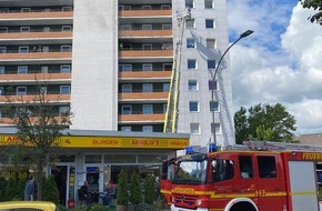 Kreisfeuerwehrverband Pinneberg: FW-PI: Schenefeld Feuerwehr rettet zwei Hunde bei einem Feuer im Mehrfamilienhaus