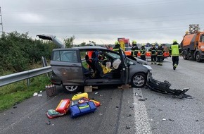Kreisfeuerwehrverband Rendsburg-Eckernförde: FW-RD: Schwerer Verkehrsunfall auf der A7 Richtung Norden, eine Person schwerverletzt