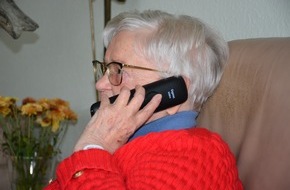 Polizei Mettmann: POL-ME: Falsche Polizeibeamte betrügen 87-Jährige - 2511103