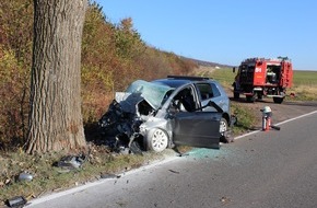 Polizeidirektion Kaiserslautern: POL-PDKL: Verkehrsunfall auf der L 401, Fahrer und Beifahrerin verstorben