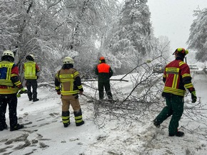 FW-PL: Schneefall sorgt für viel Arbeit