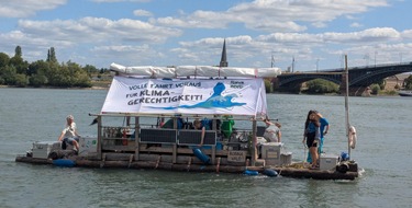 Robin Wood e.V.: Ahoi! ROBIN WOOD-Floß geht heute in Mainz für Klimagerechtigkeit auf Tour