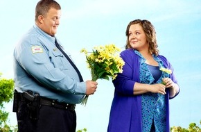 SAT.1: Mit "Mike & Molly" durch dick und dünn: Die neue Erfolgs-Sitcom ab 6. September 2012 in SAT.1 (BILD)