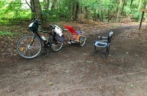 Polizeiinspektion Stralsund: POL-HST: Herrenloses Fahrrad mit Anhänger im Waldgebiet bei Born a. Darß löst Polizeieinsatz aus