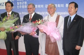Hanns-Seidel-Stiftung e.V.: Korea: Friedenspreis für Hanns-Seidel-Stiftung / Verdienste um Wiedervereinigungsbestreben gewürdigt