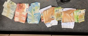 Polizei Köln: POL-K: 211222-5-K Zivilpolizisten nehmen mutmaßliche Drogendealer fest