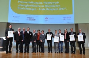 Deutsche Energie-Agentur GmbH (dena): Von Pinakothek bis Grundschule: viermal gute Leistungen in Energieeffizienz / dena zeichnet vorbildliche Energieeinsparprojekte der öffentlichen Hand aus (FOTO)