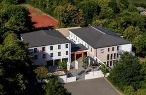 Die Jugendherbergen in Rheinland-Pfalz und im Saarland: Karl Peter Bruch wird als Pr&auml;sident der Jugendherbergen wieder gew&auml;hlt / Hauptversammlung in der Mosel-Jugendherberge / Traben-Trarbach am 26.09.2026