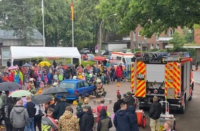 Feuerwehr Norderstedt: FW Norderstedt: Tag der offenen Tür 2023 - Dem Regen getrotzt