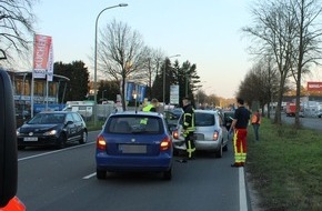 Polizei Rheinisch-Bergischer Kreis: POL-RBK: Overath - Auffahrunfall mit vier Autos