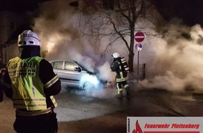 Feuerwehr Plettenberg: FW-PL: OT-Ohle. Fahrzeugbrand.