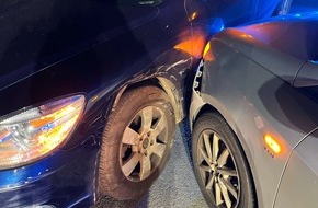 Polizei Hagen: POL-HA: Zwei Leichtverletzte nach Verkehrsunfall Am Sportpark