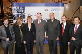 BAGFW e.V.: Deutscher Sozialpreis 2008 verliehen: Auszeichnung für engagierten Journalismus